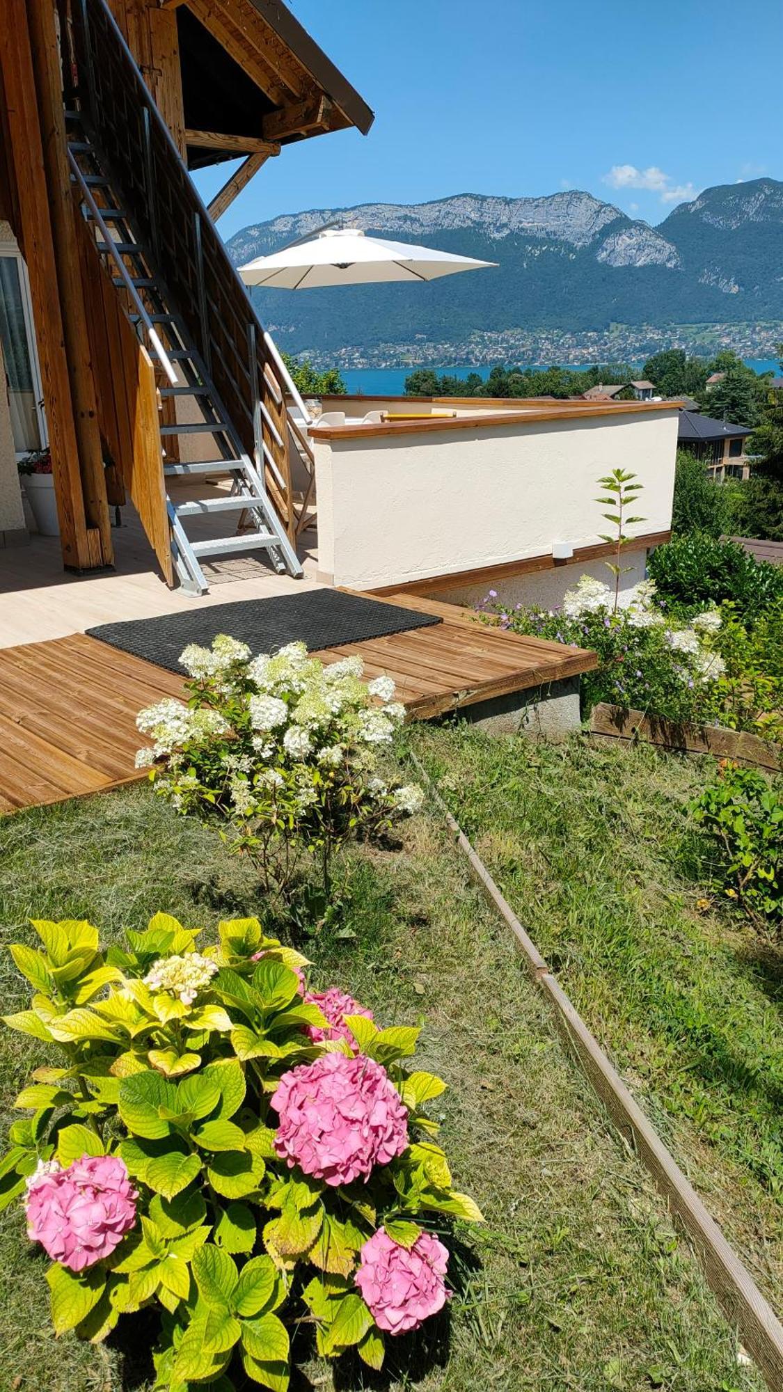 Vue Lac Lodges Sévrier エクステリア 写真